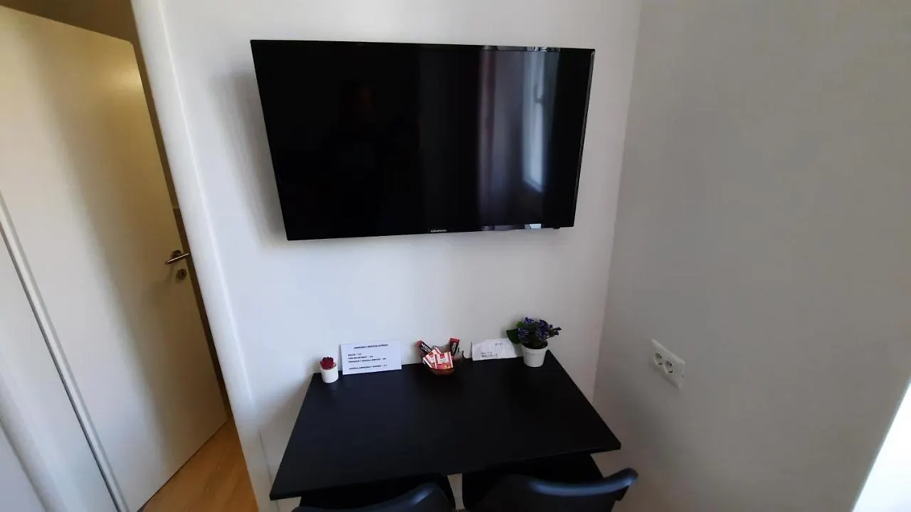 Apartman Cherry Split